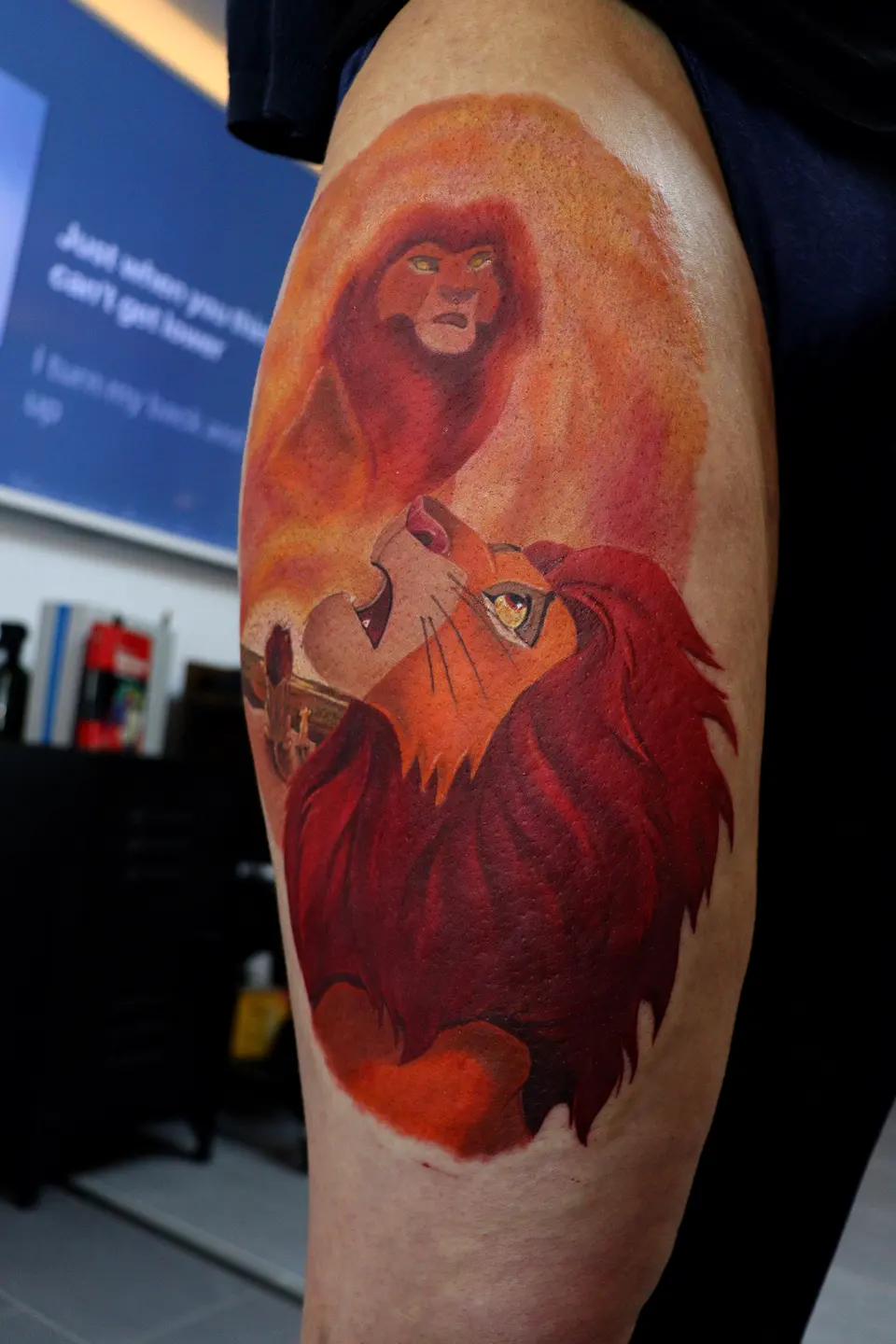 König der Löwen: Mufasa und Simba im Sonnenuntergang als Tattoo